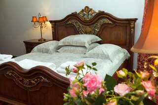 Гостиница Golden Hotel Пятигорск Номер люкс с 1 двуспальной кроватью-5